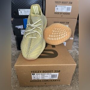 Adidas Yeezy Boost 350 V2 - antila